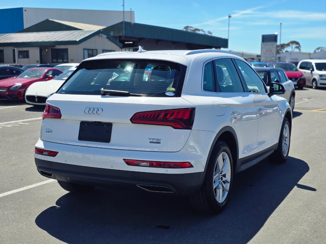 Vehicle image 5