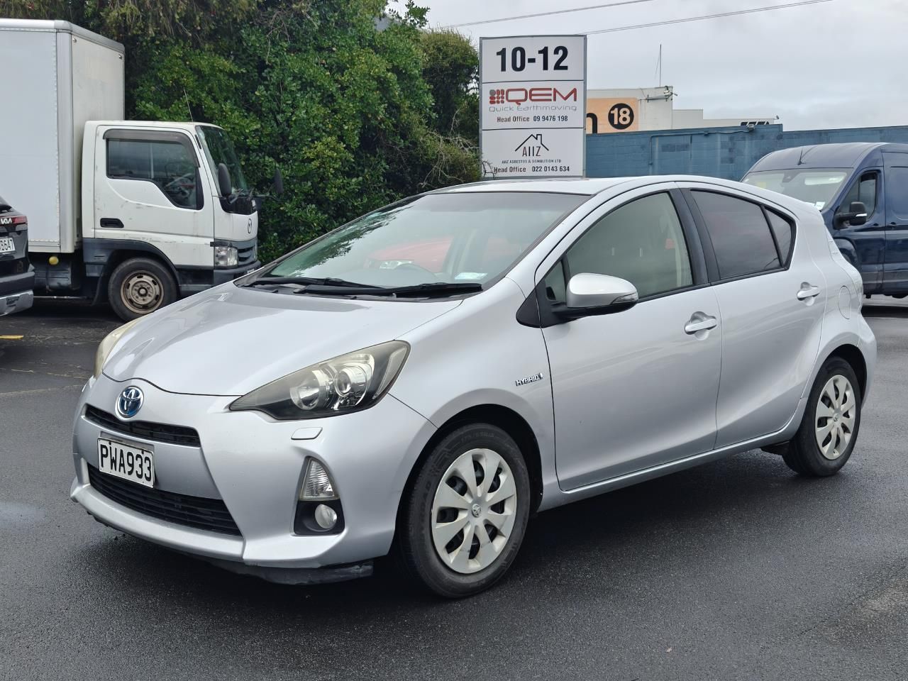 Vehicle image 3