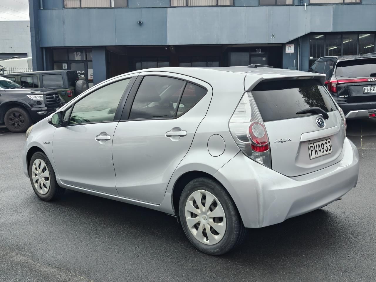 Vehicle image 5