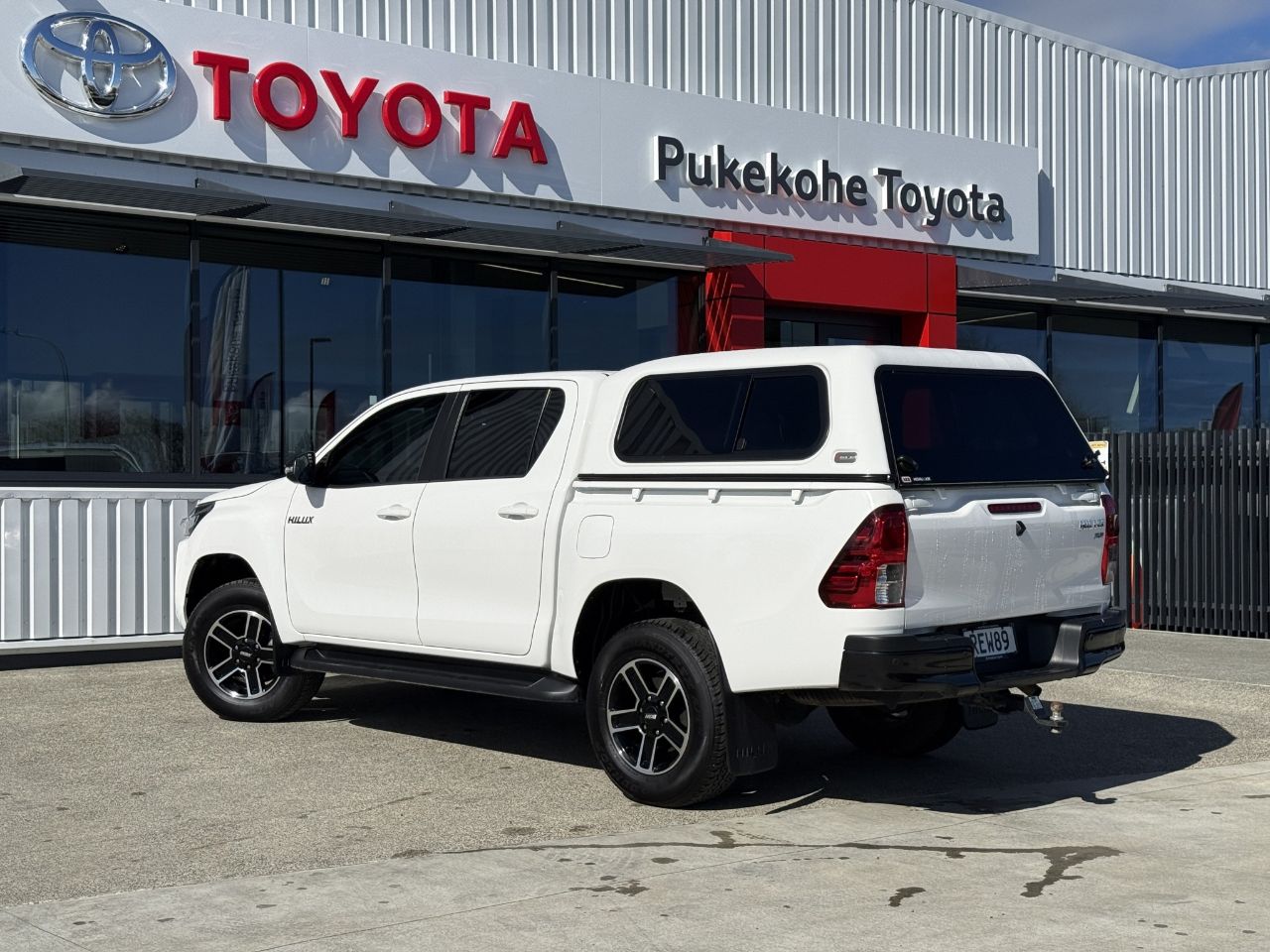 Vehicle image 5