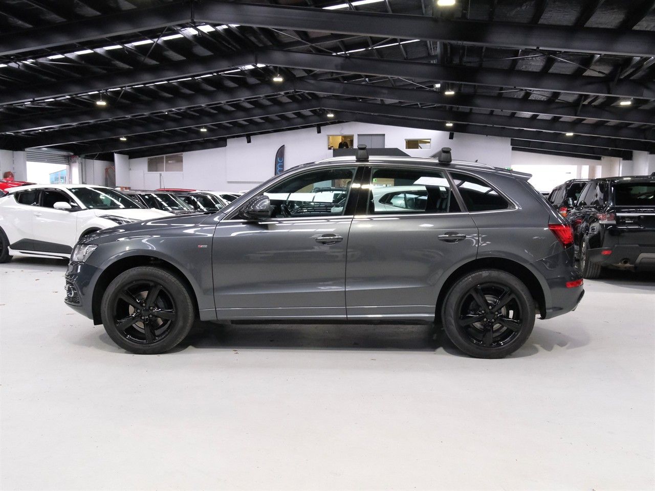 Vehicle image 5