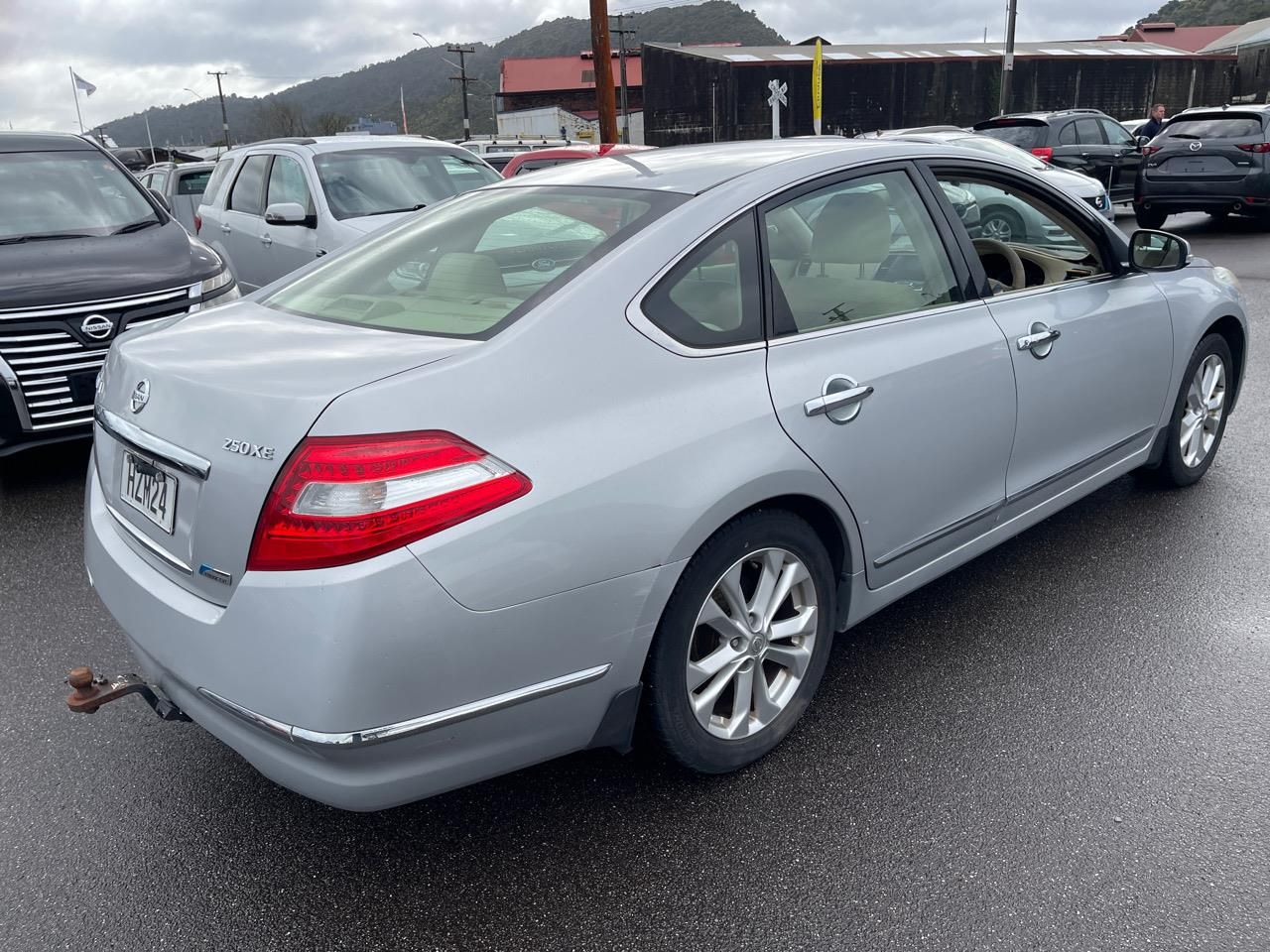 Vehicle image 5