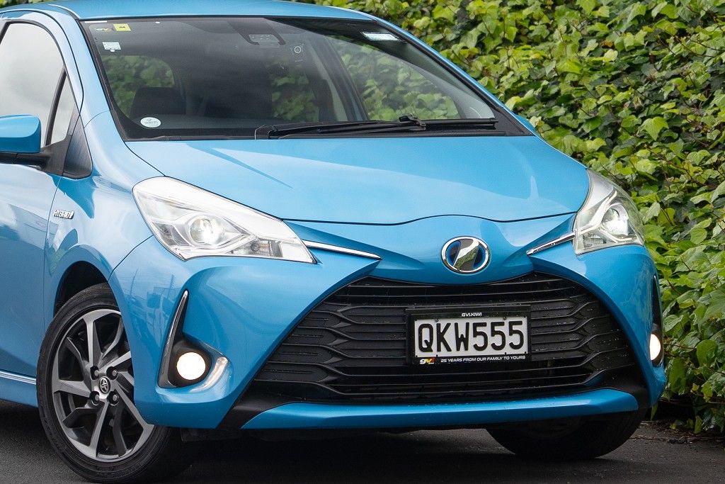 Vehicle image 3