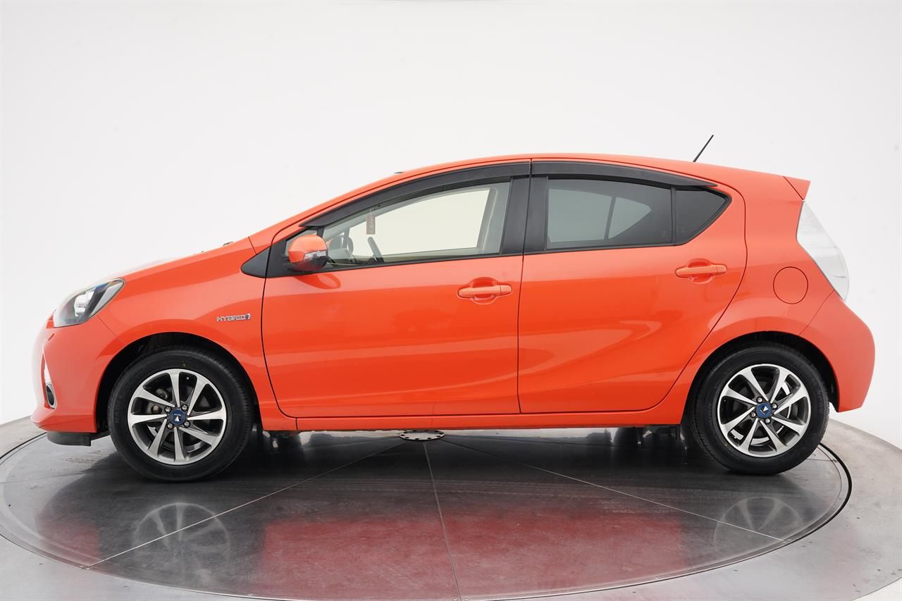 Vehicle image 4