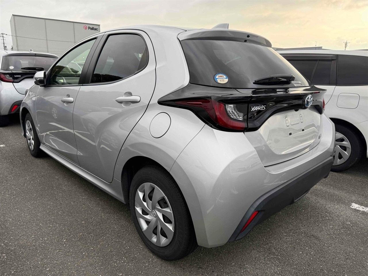 Vehicle image 3
