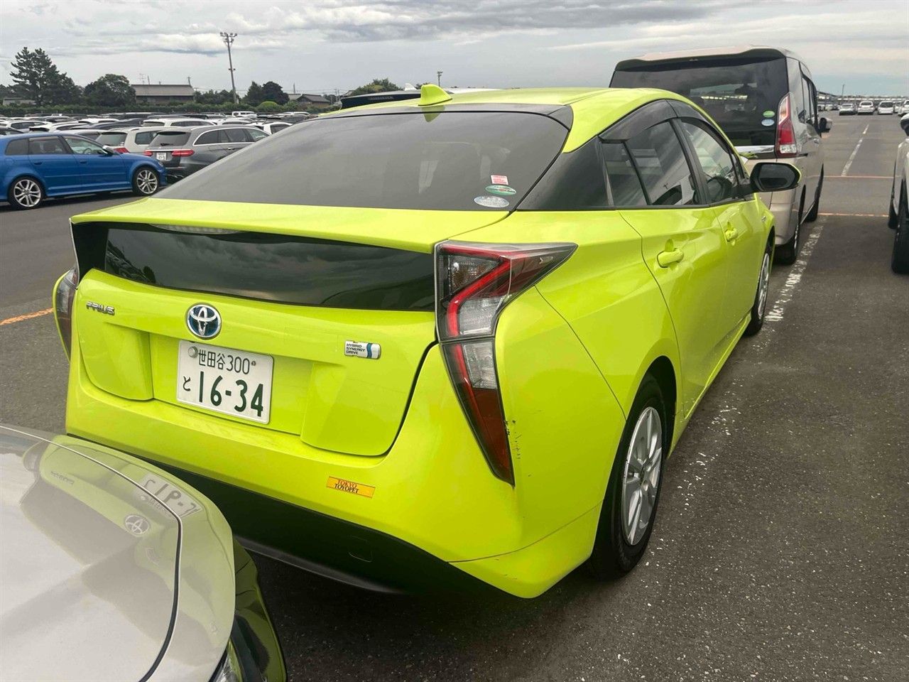 Vehicle image 4