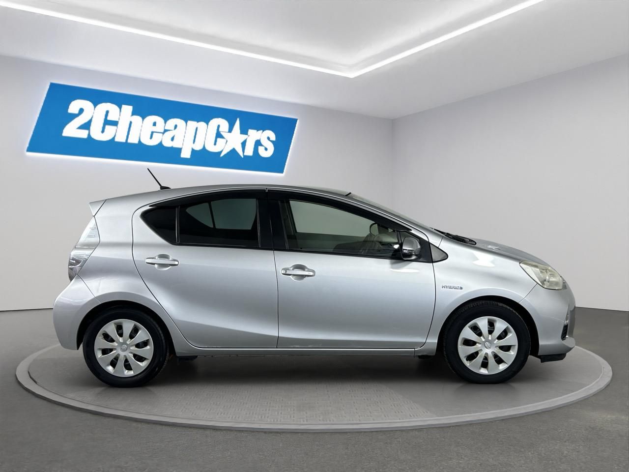 Vehicle image 4