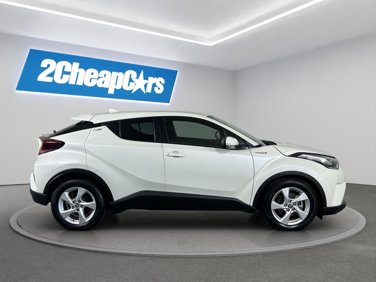 Vehicle image 4