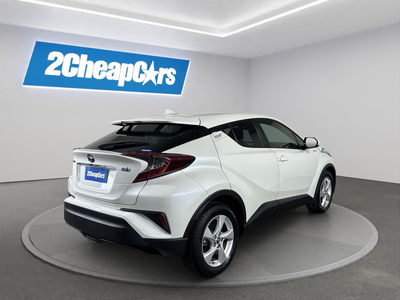 Vehicle image 5