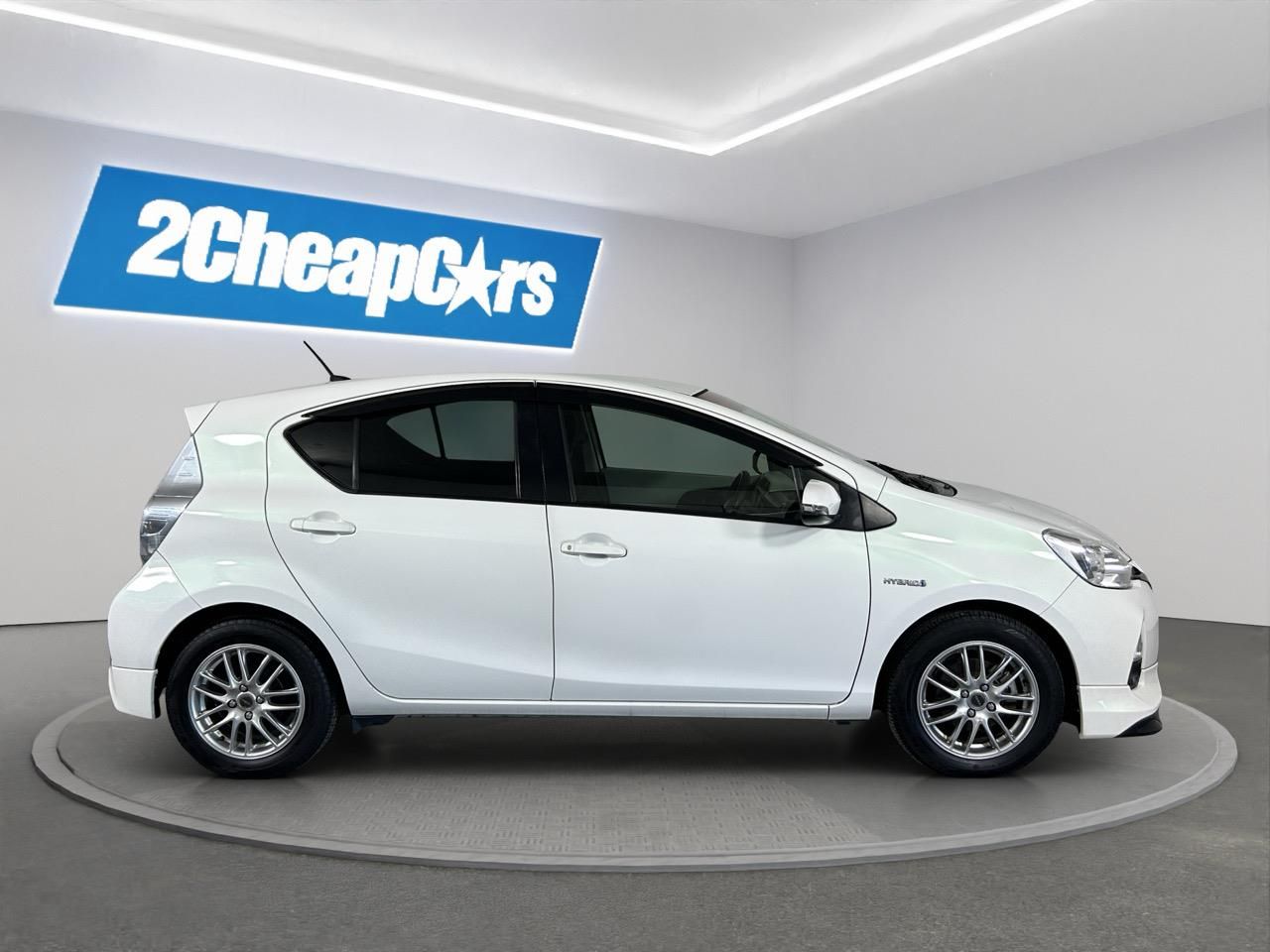 Vehicle image 4