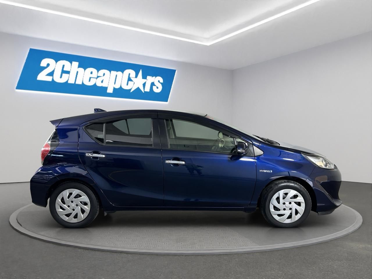 Vehicle image 4