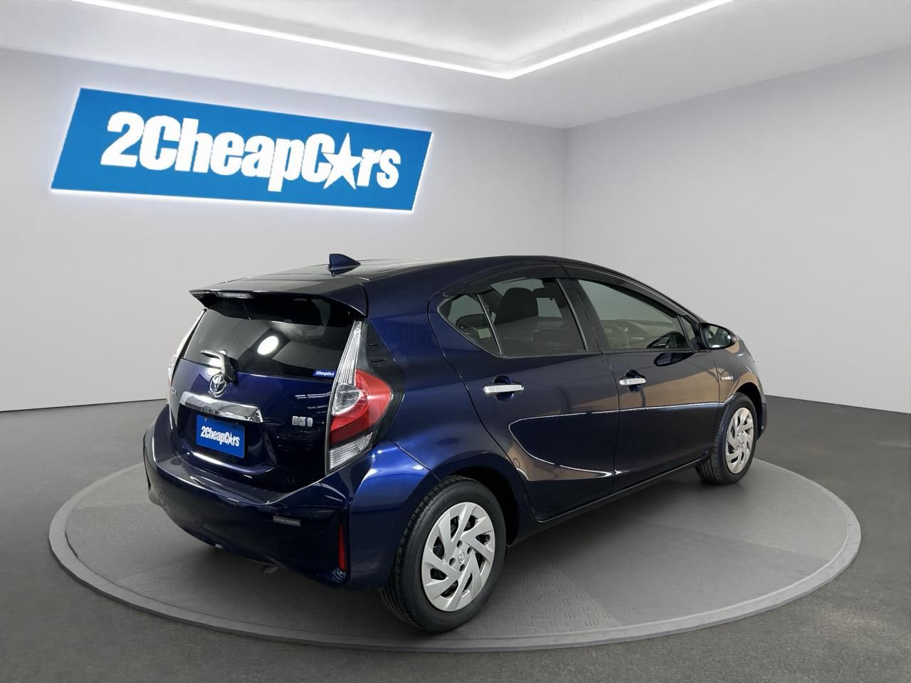 Vehicle image 5