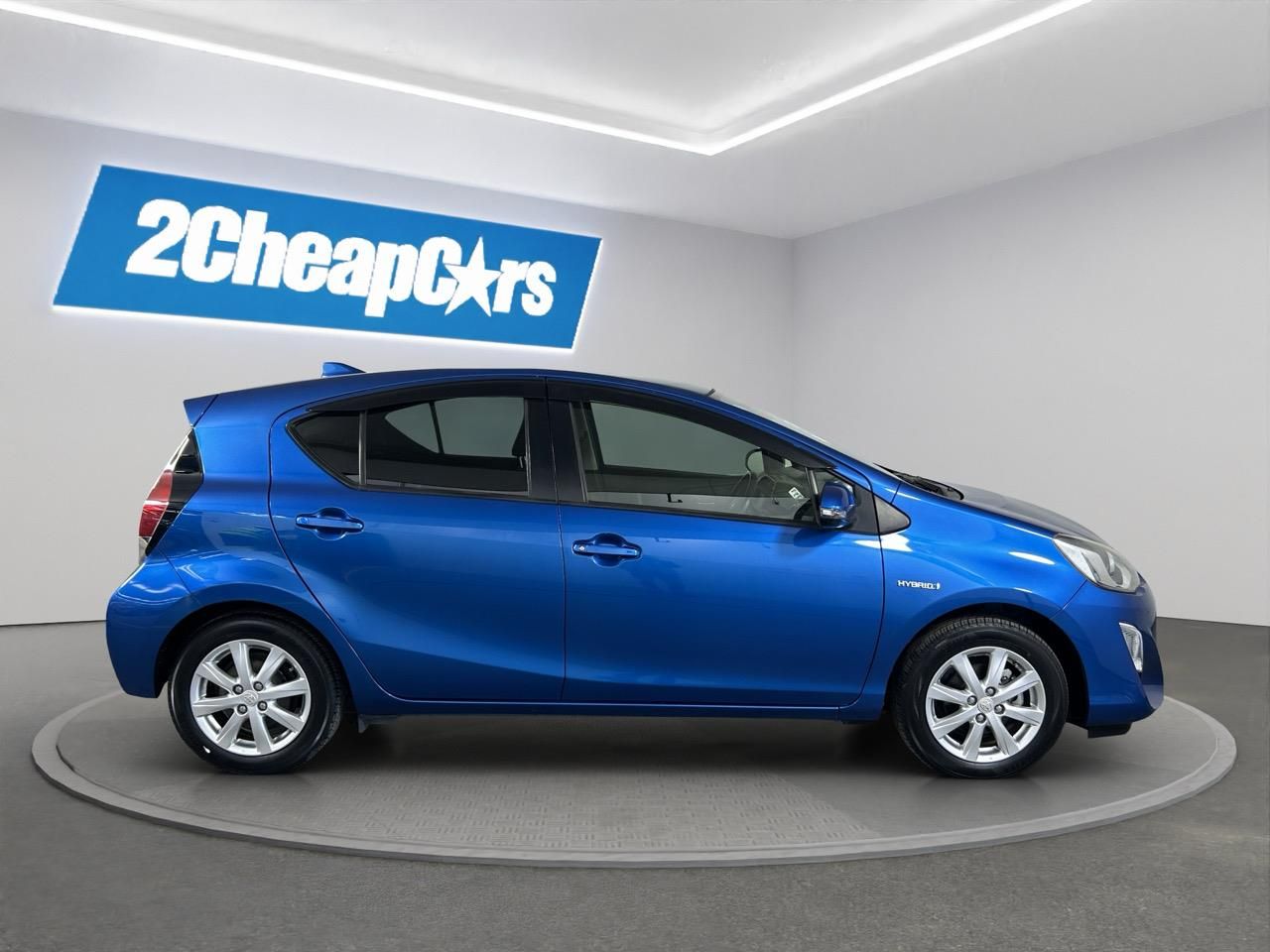 Vehicle image 4