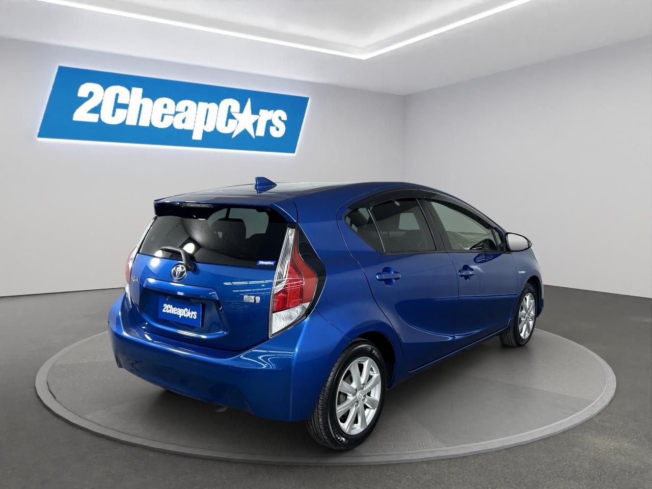 Vehicle image 5