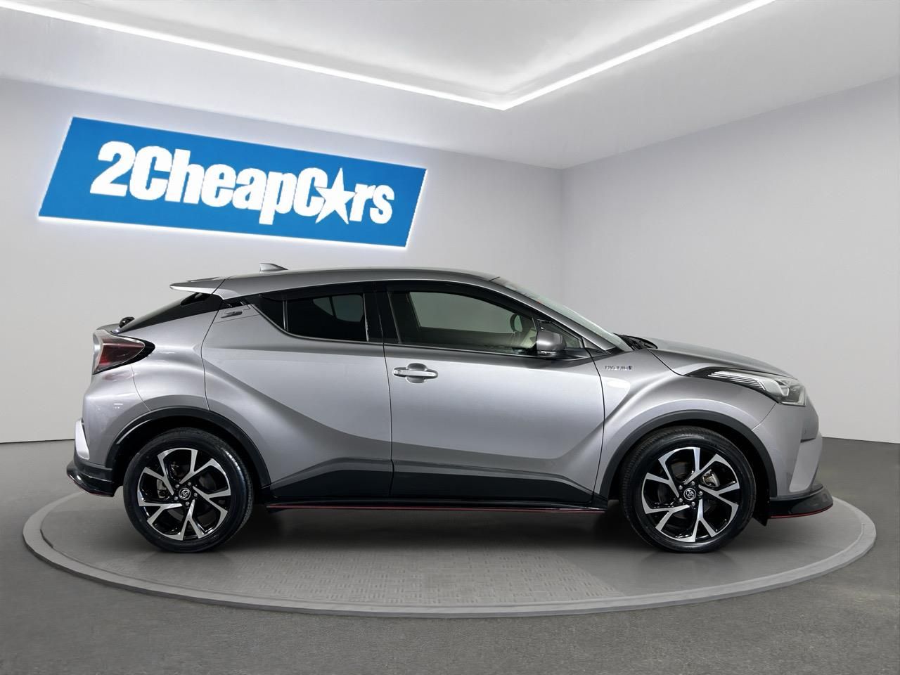 Vehicle image 4