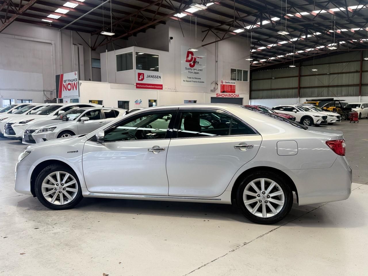 Vehicle image 5
