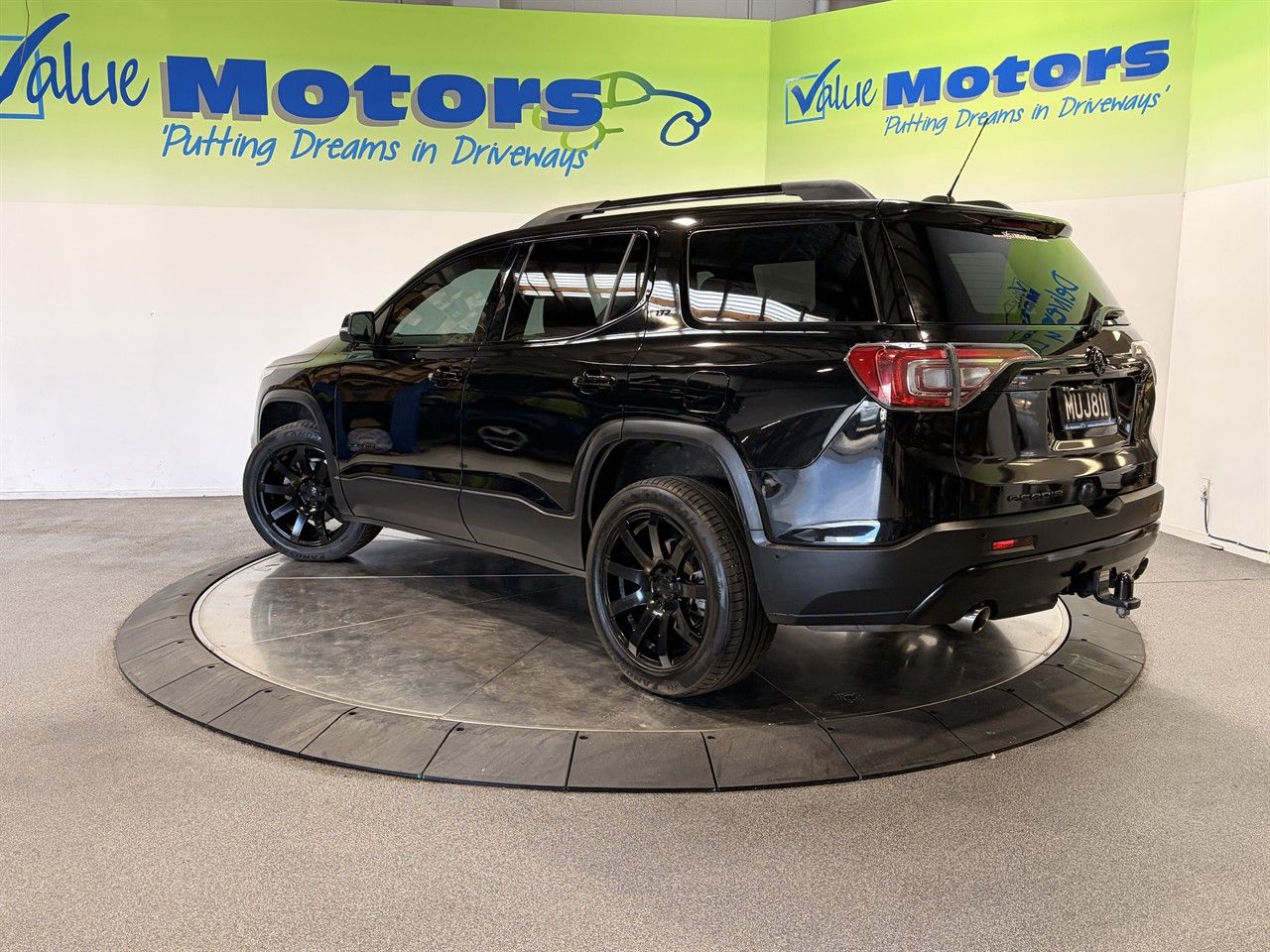 Vehicle image 5