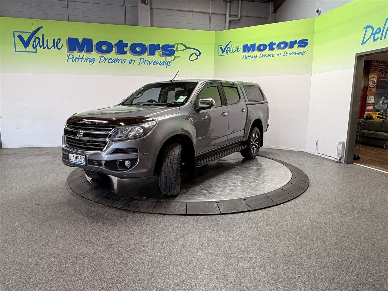 Vehicle image 3