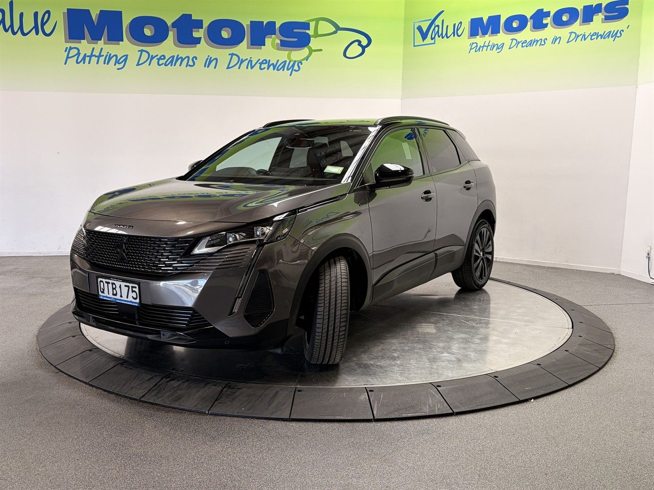 Vehicle image 3