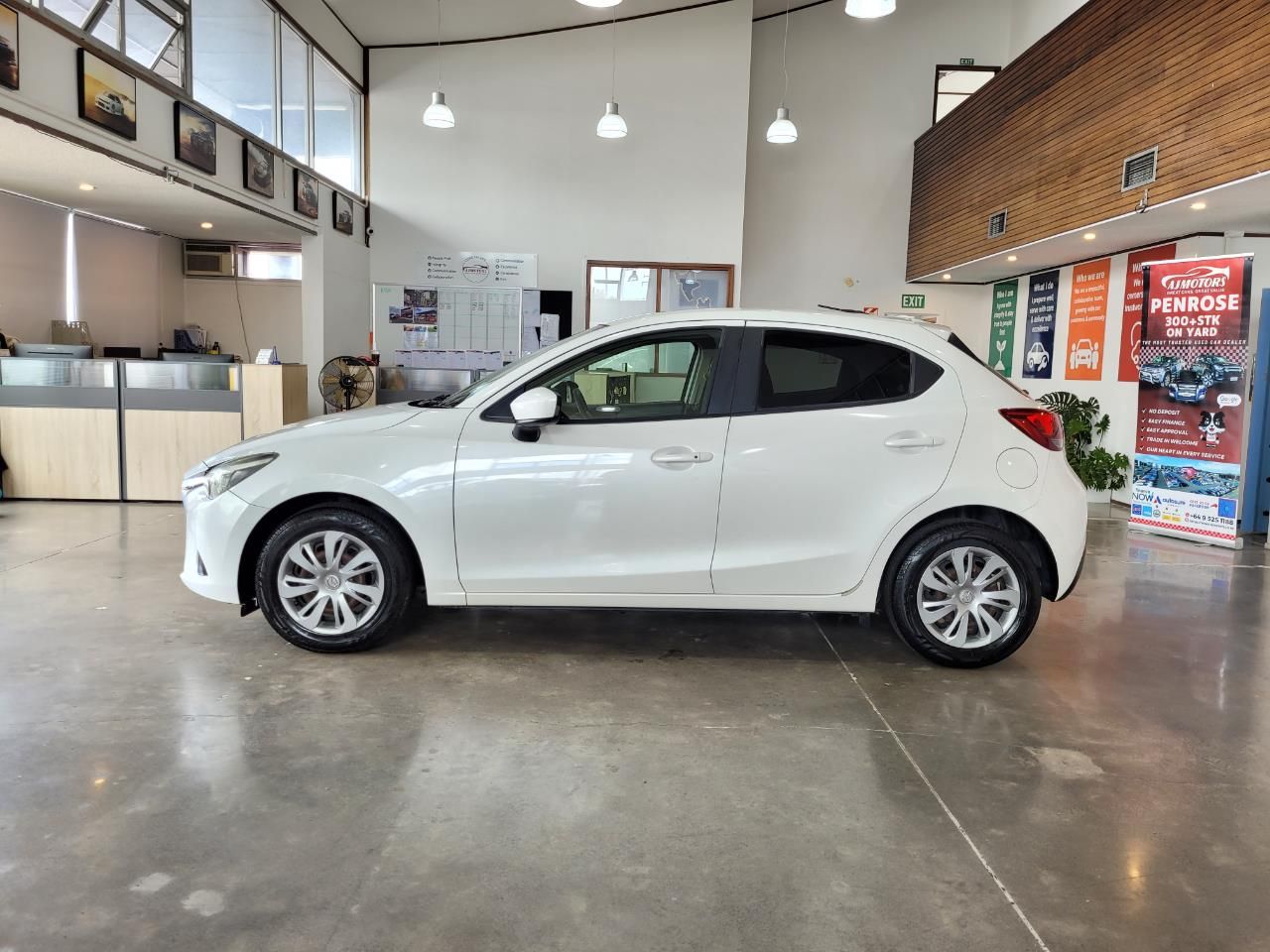 Vehicle image 4
