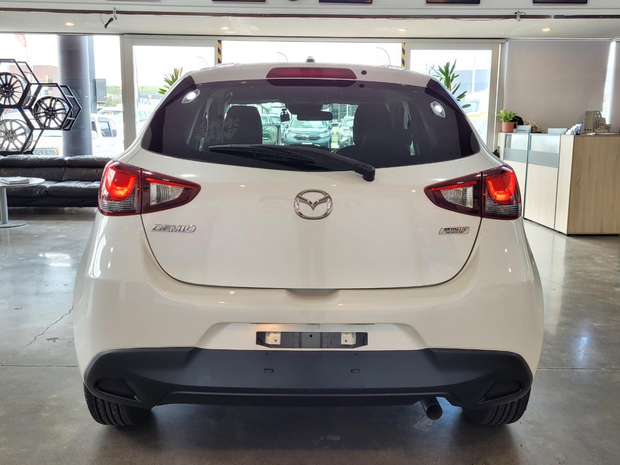 Vehicle image 5