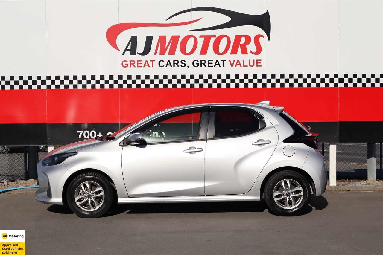 Vehicle image 5