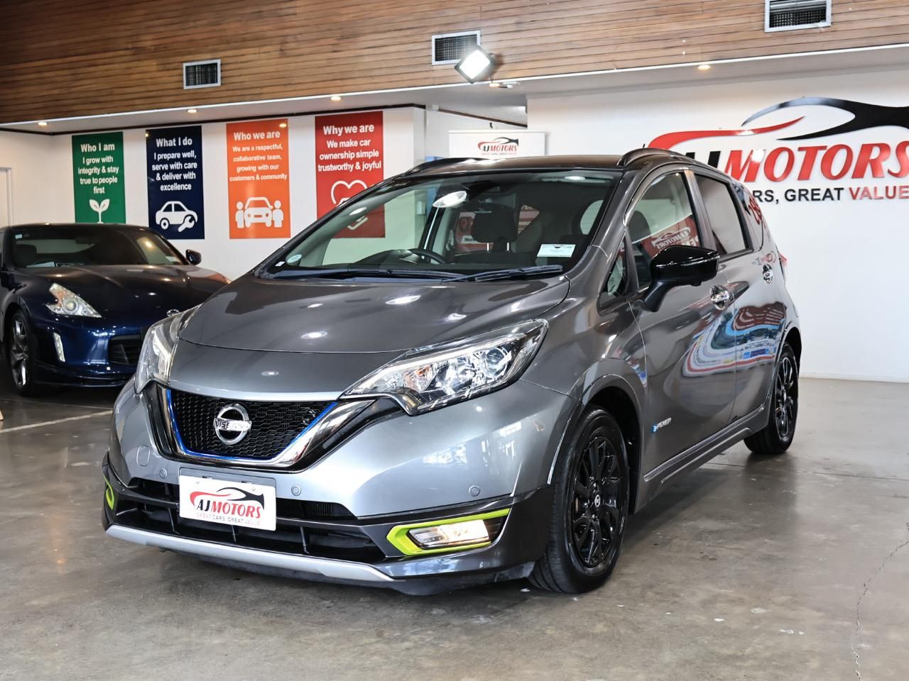 Vehicle image 3