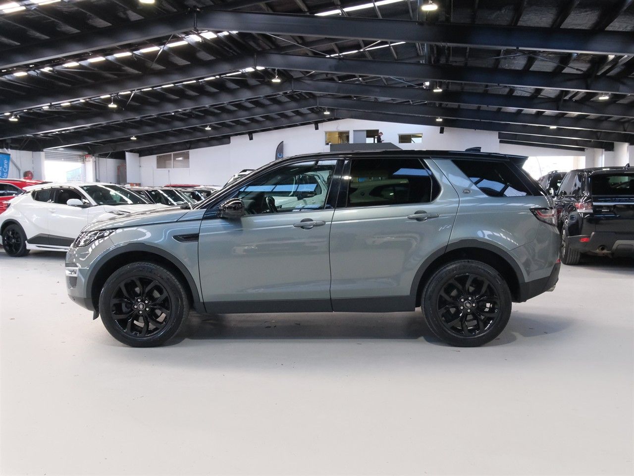 Vehicle image 5