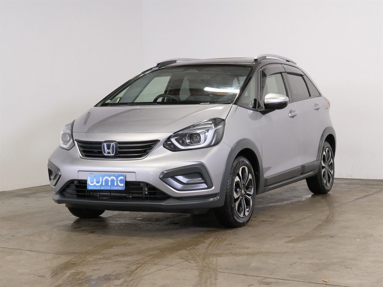 Vehicle image 4