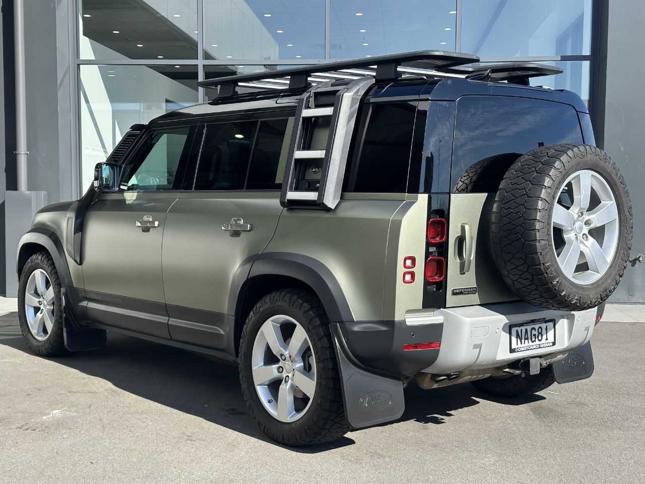 Vehicle image 4
