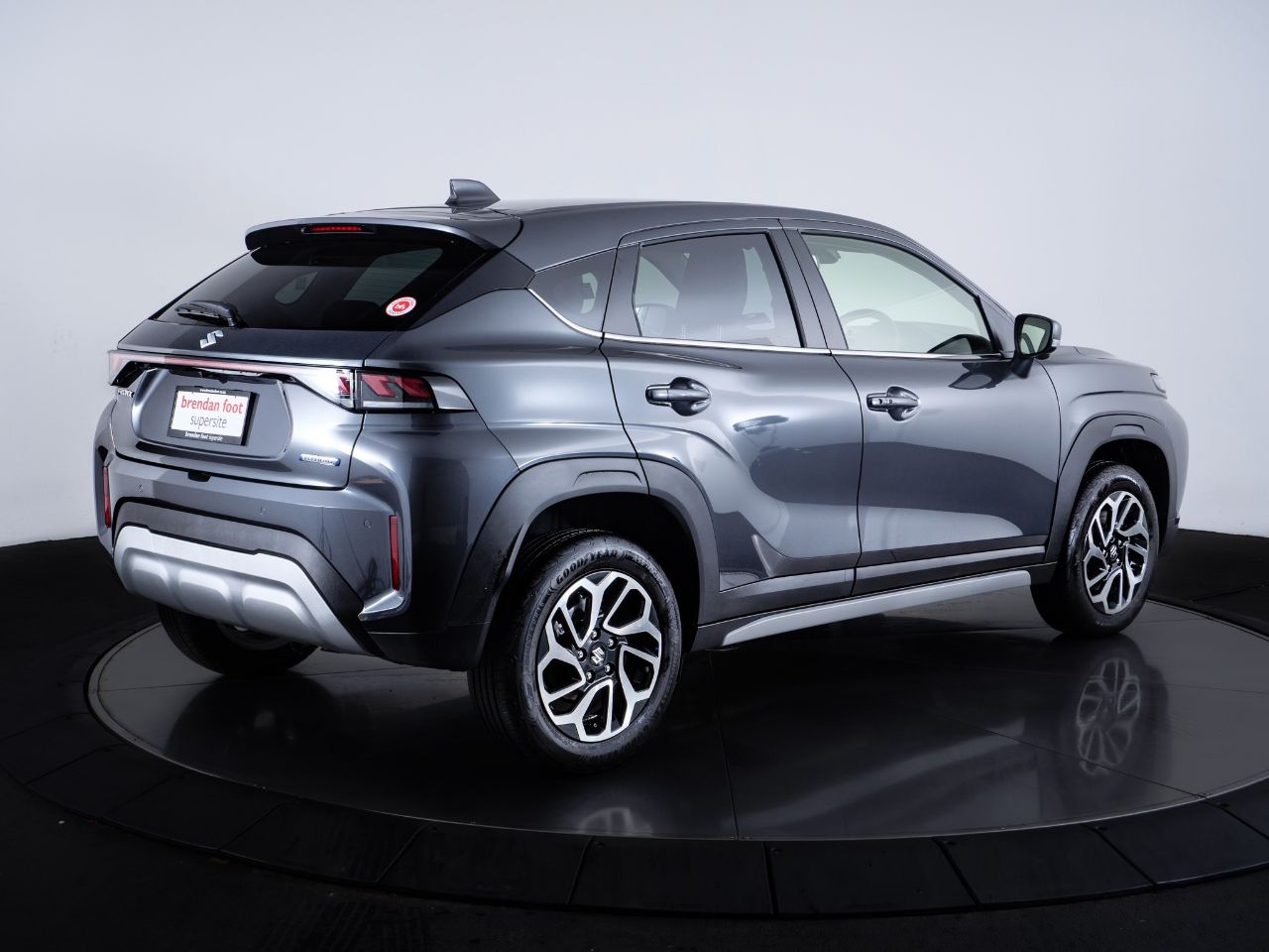 Vehicle image 4