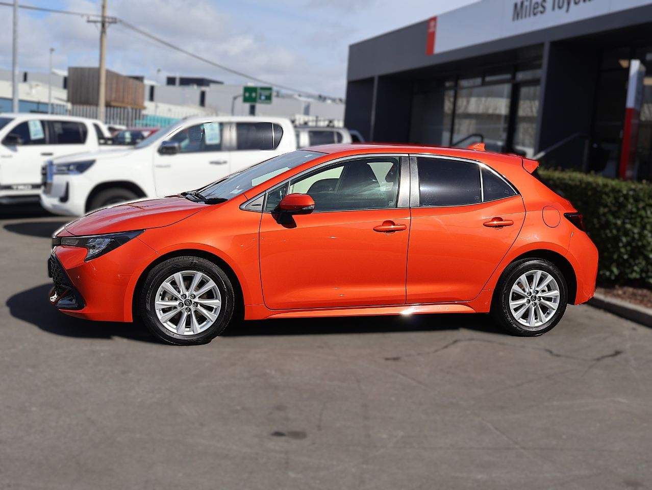 Vehicle image 4