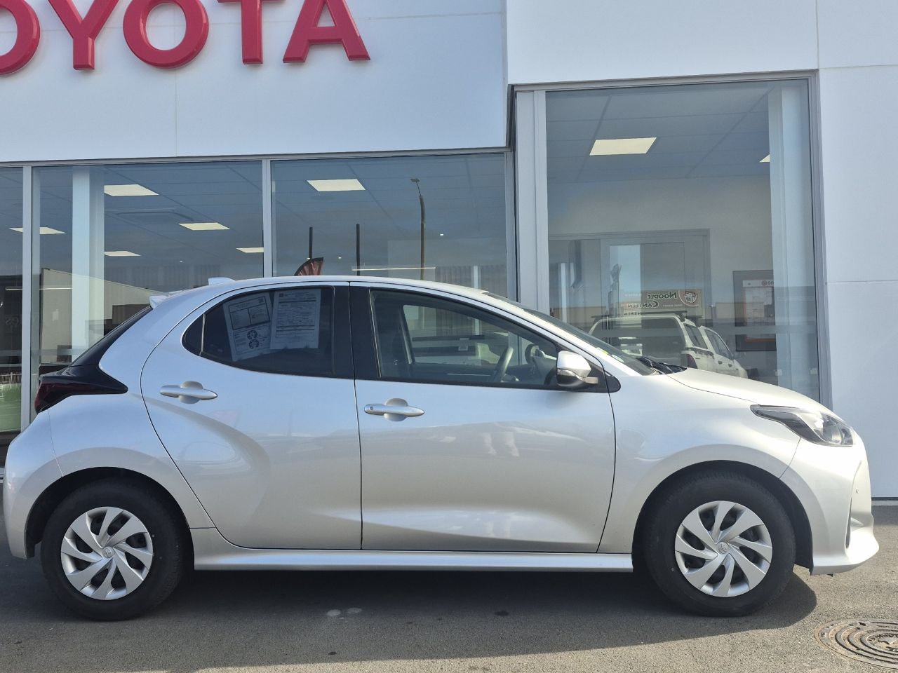 Vehicle image 2