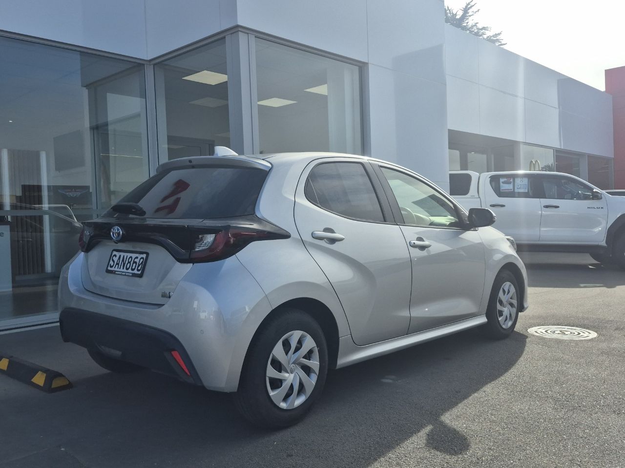 Vehicle image 3