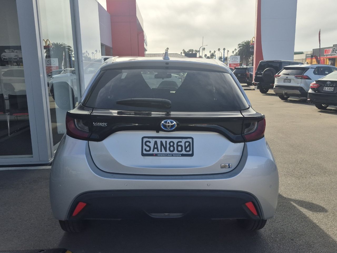 Vehicle image 4