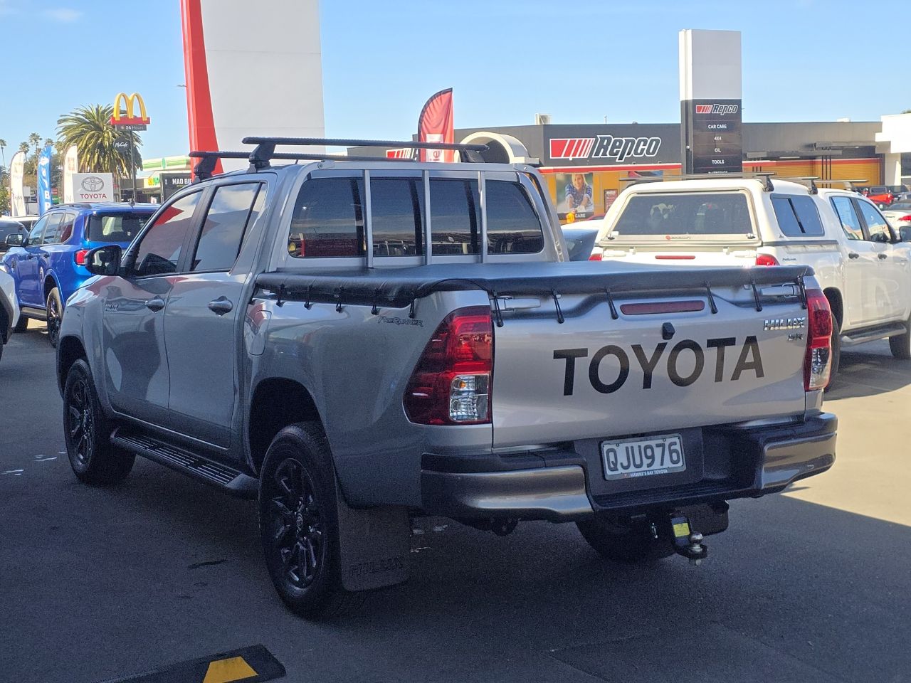 Vehicle image 5