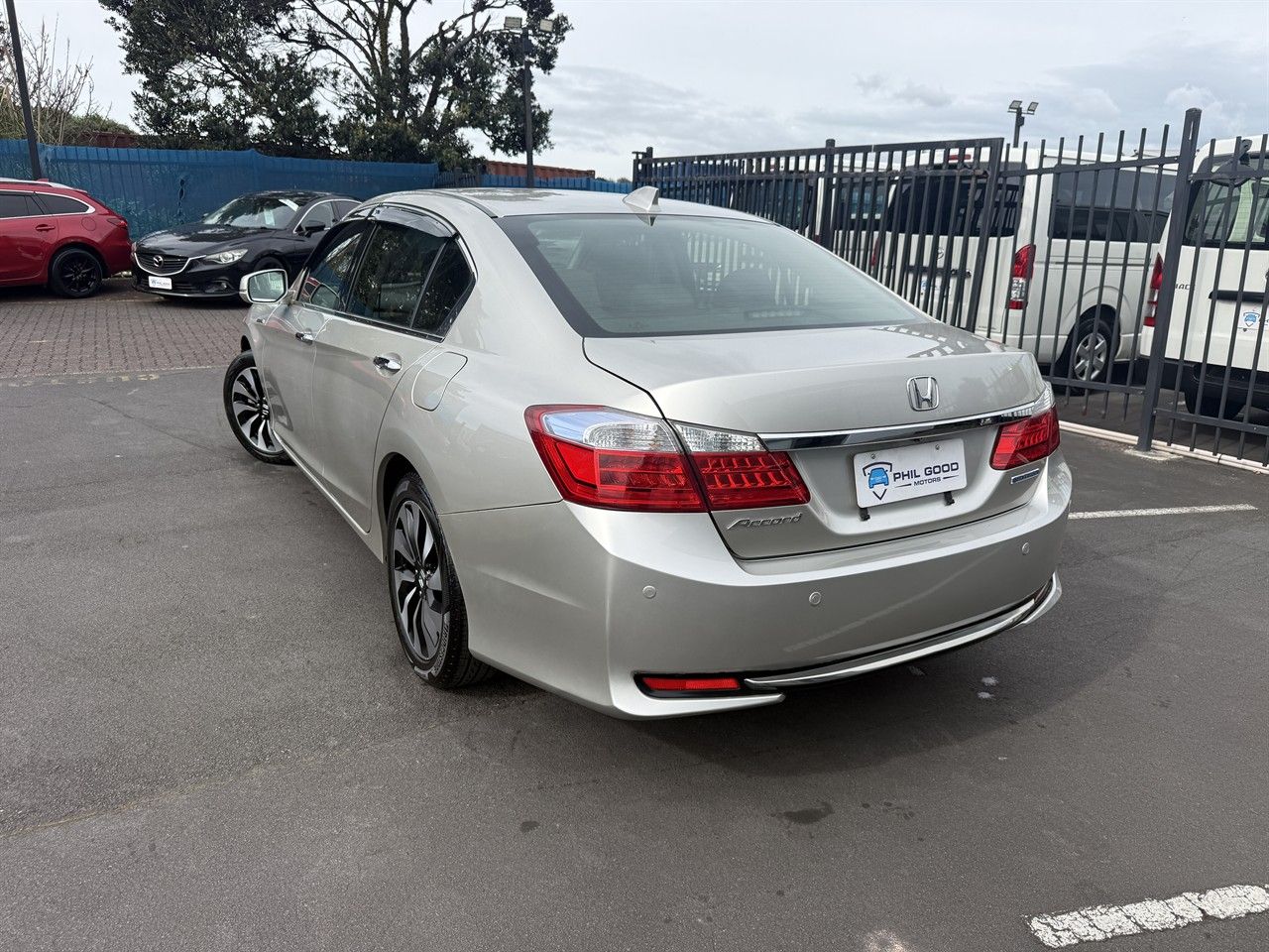 Vehicle image 4