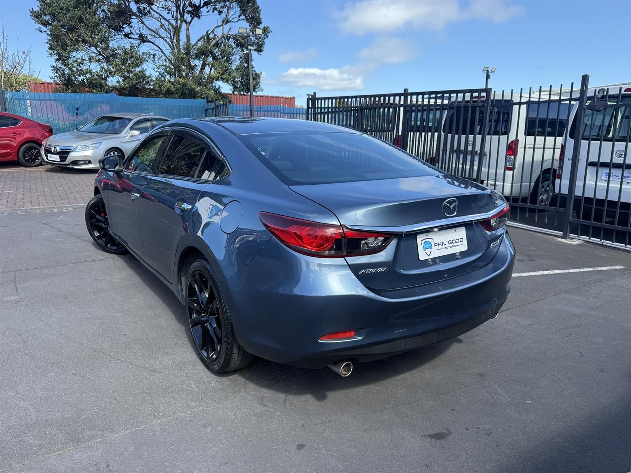 Vehicle image 4