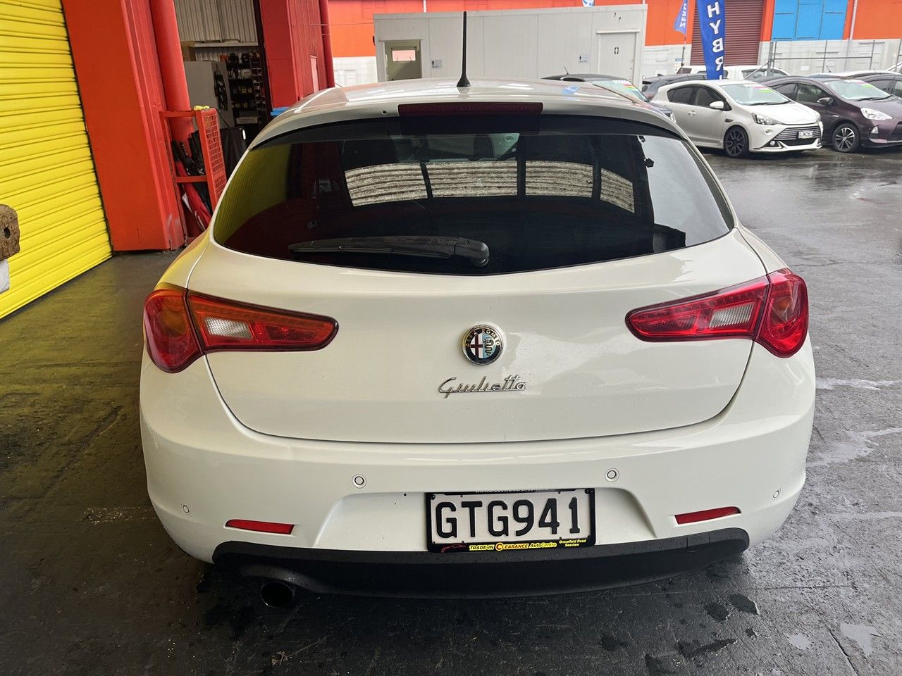 Vehicle image 5