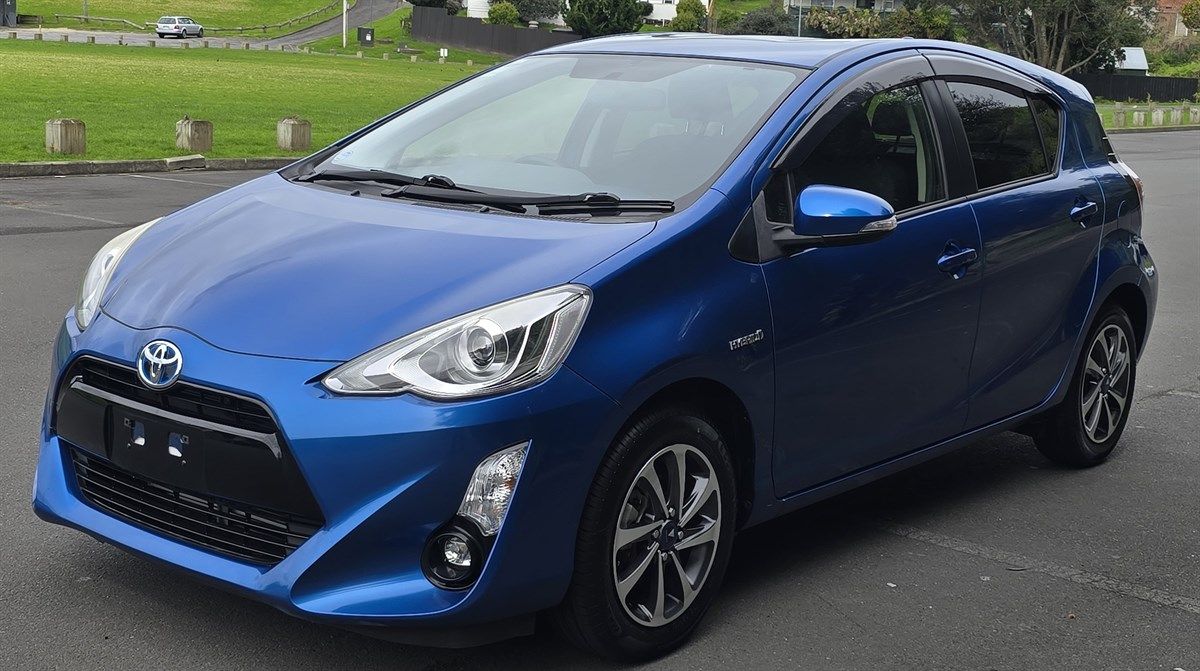 Vehicle image 3