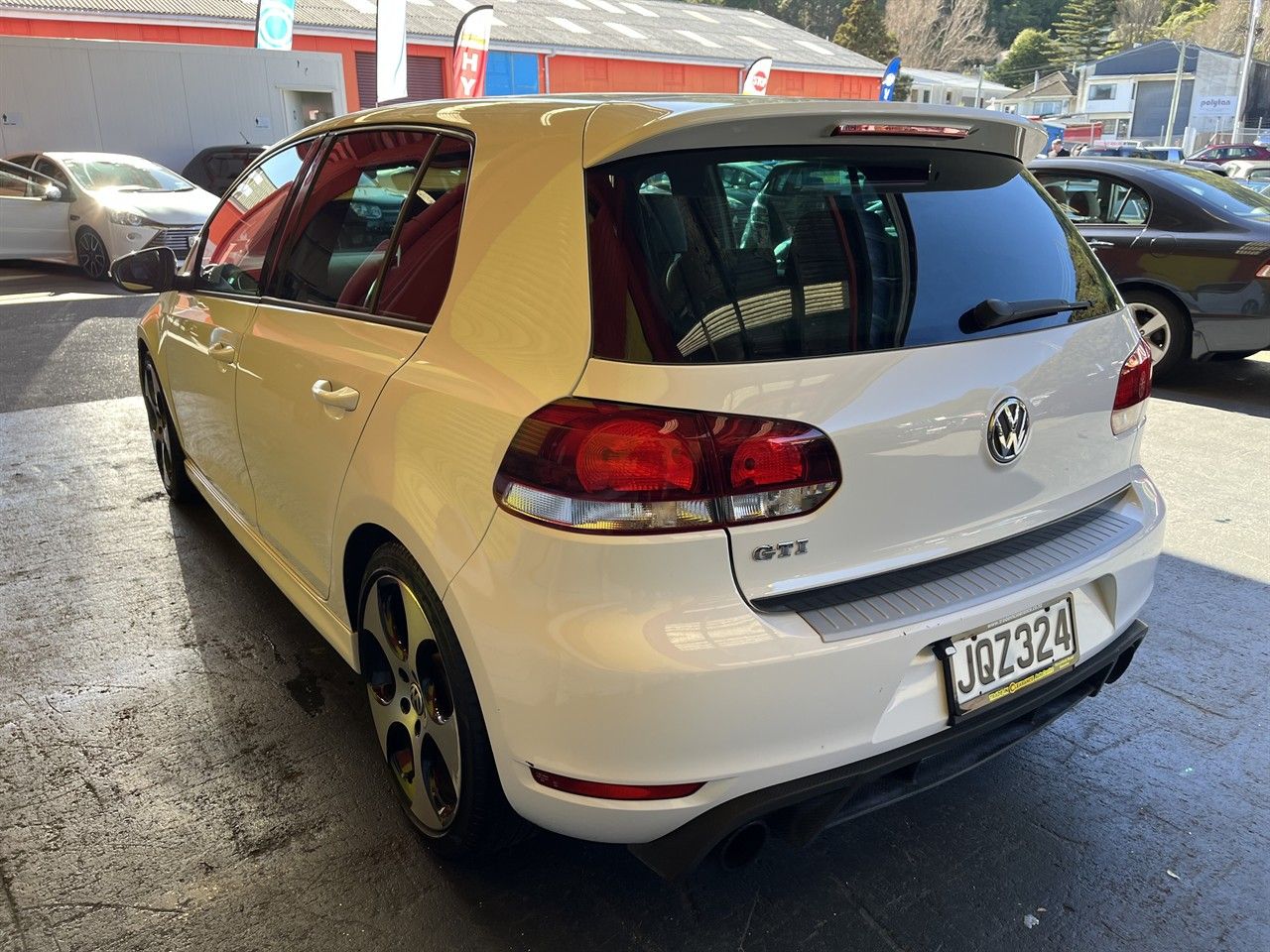 Vehicle image 4