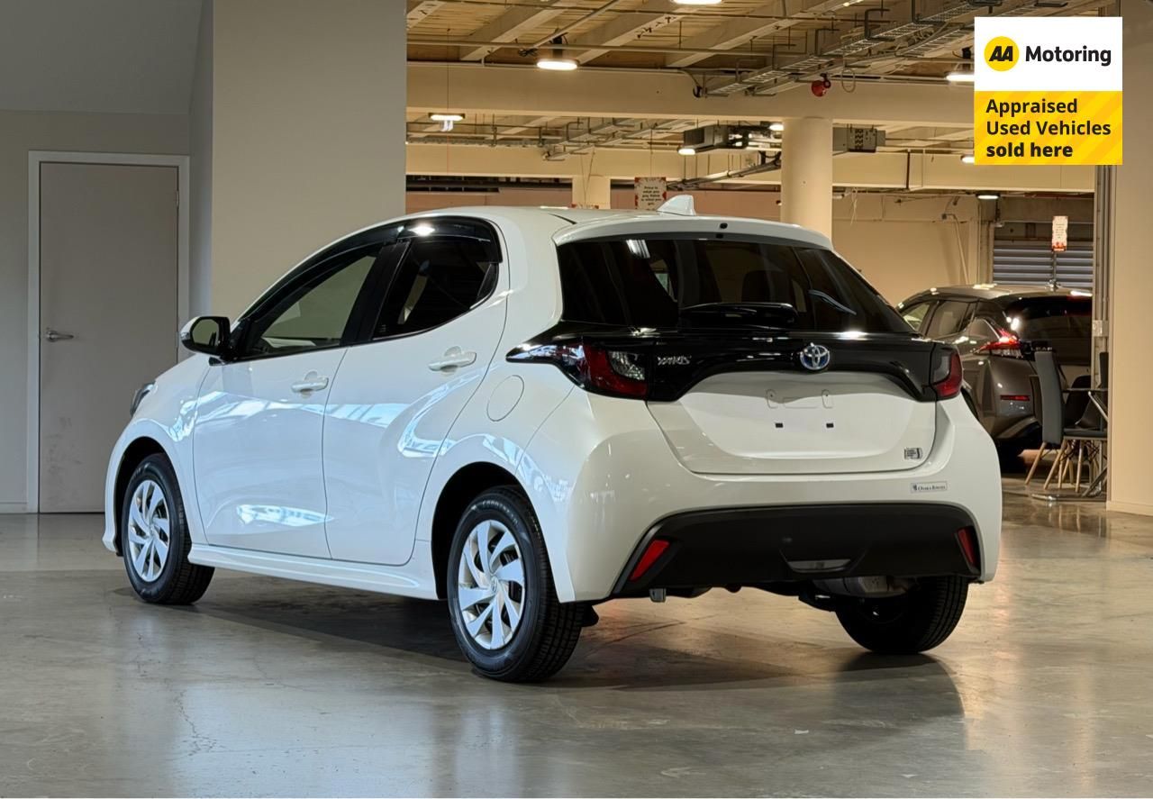 Vehicle image 5