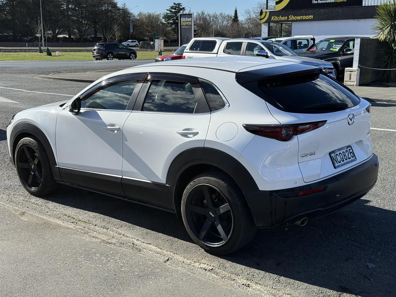 Vehicle image 4