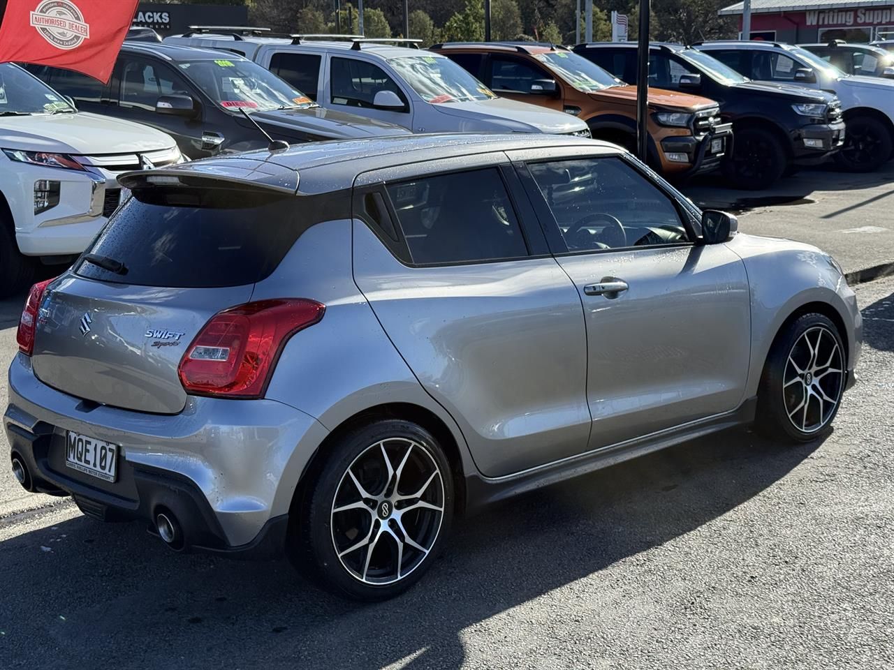 Vehicle image 5