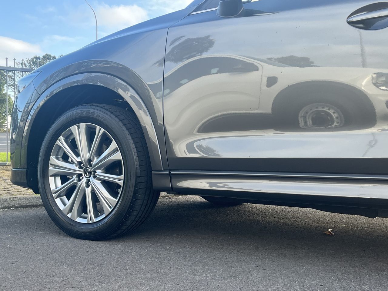 Vehicle image 5