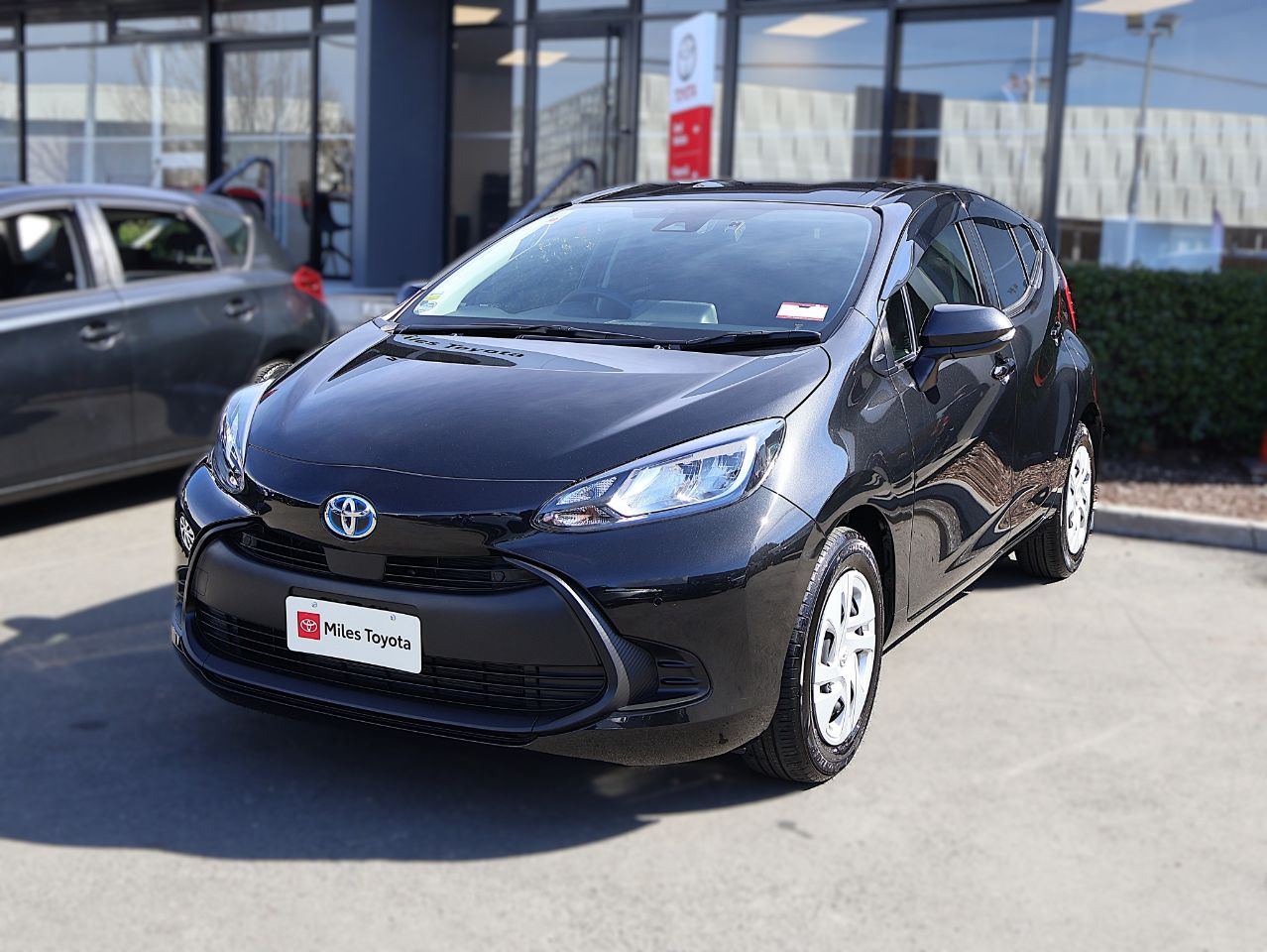 Vehicle image 3