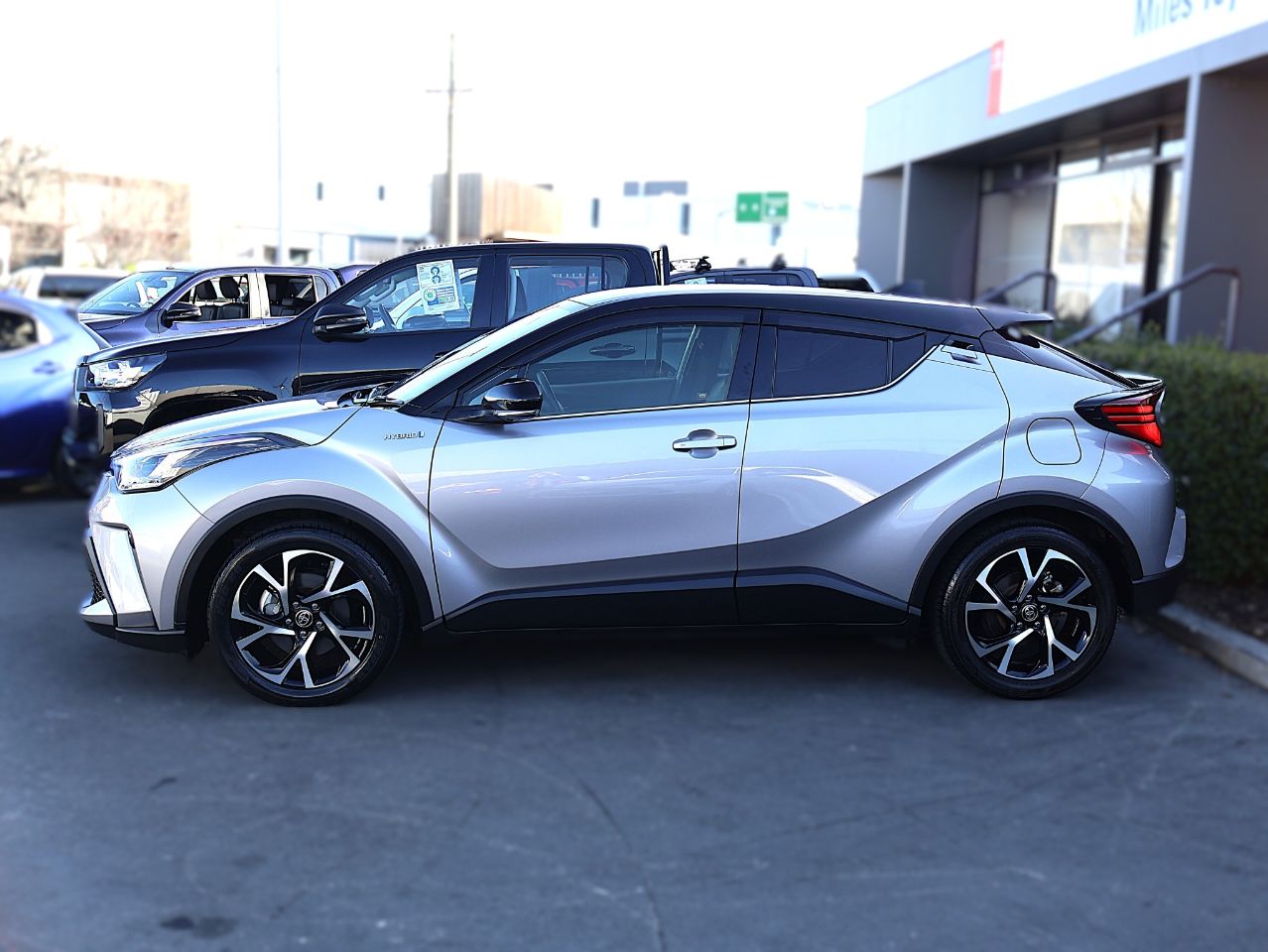 Vehicle image 4