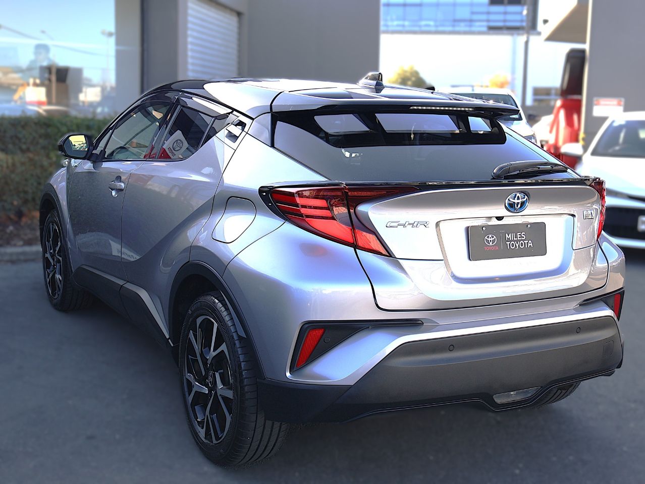 Vehicle image 5