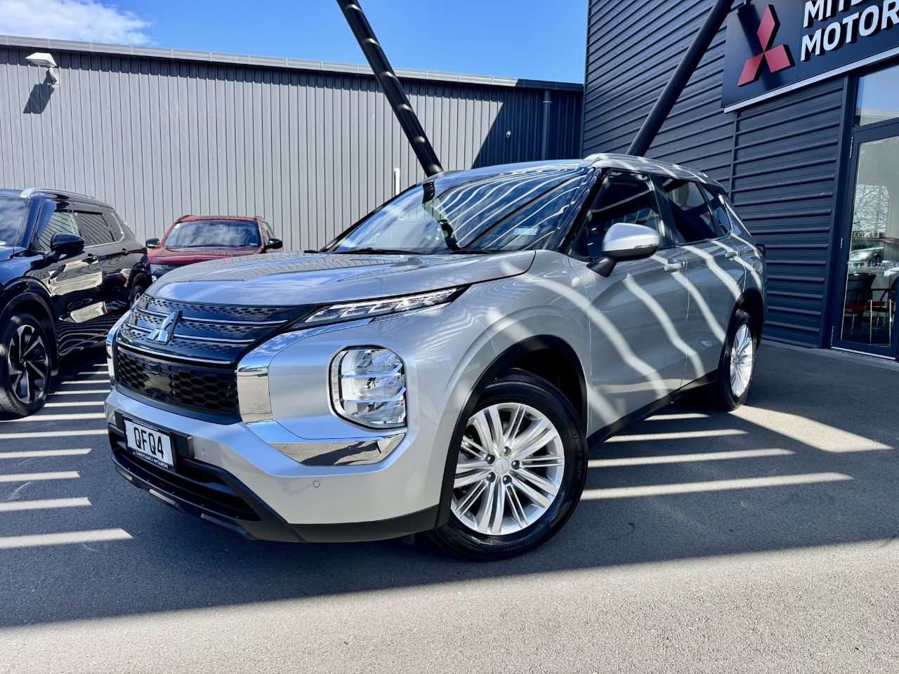 Vehicle image 4