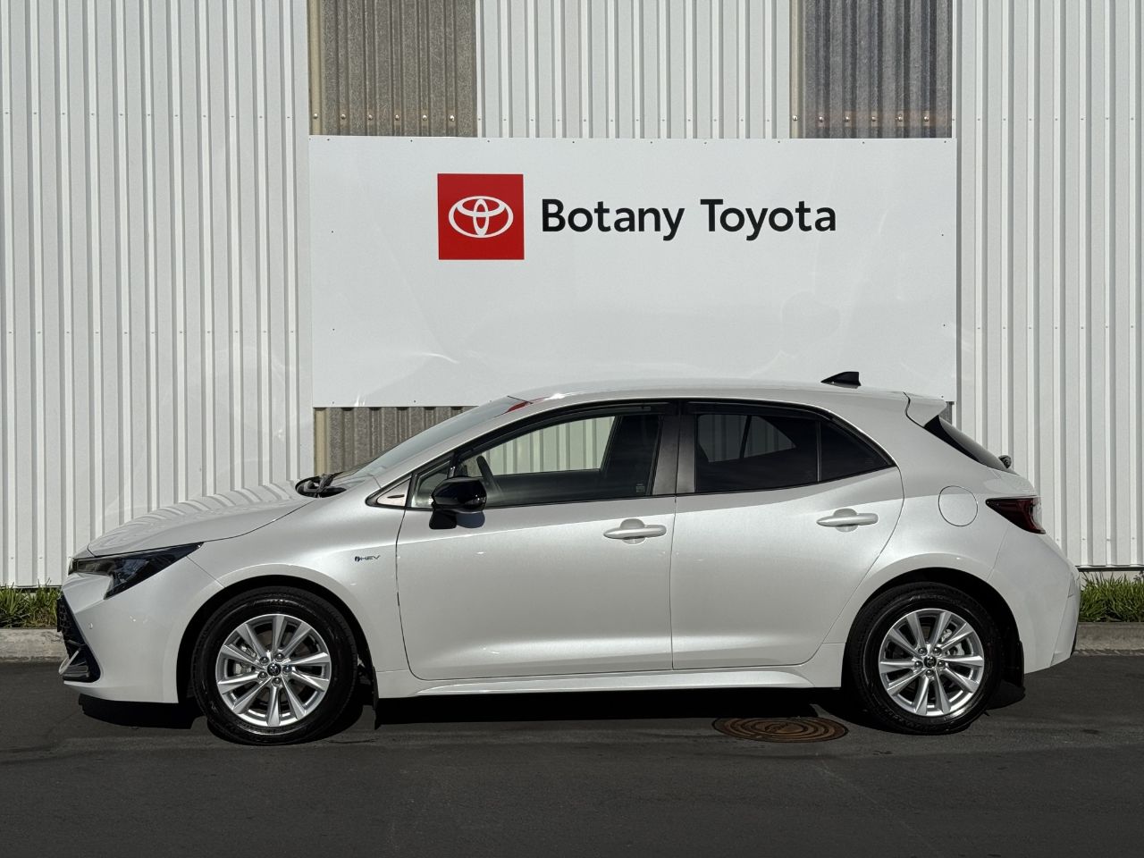 Vehicle image 5